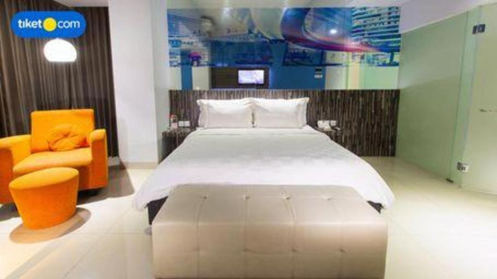 G Suites Hotel By Amithya Surabaya Exterior photo